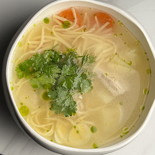 Куриный суп с домашней лапшой