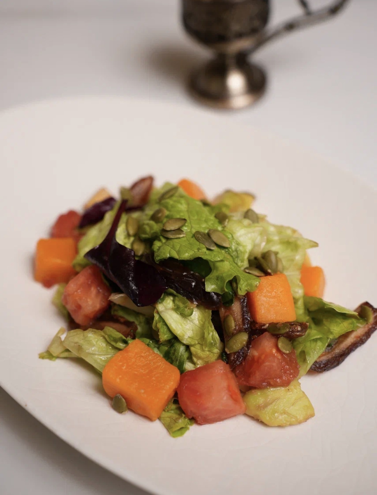 Салат с финиками и тыквой